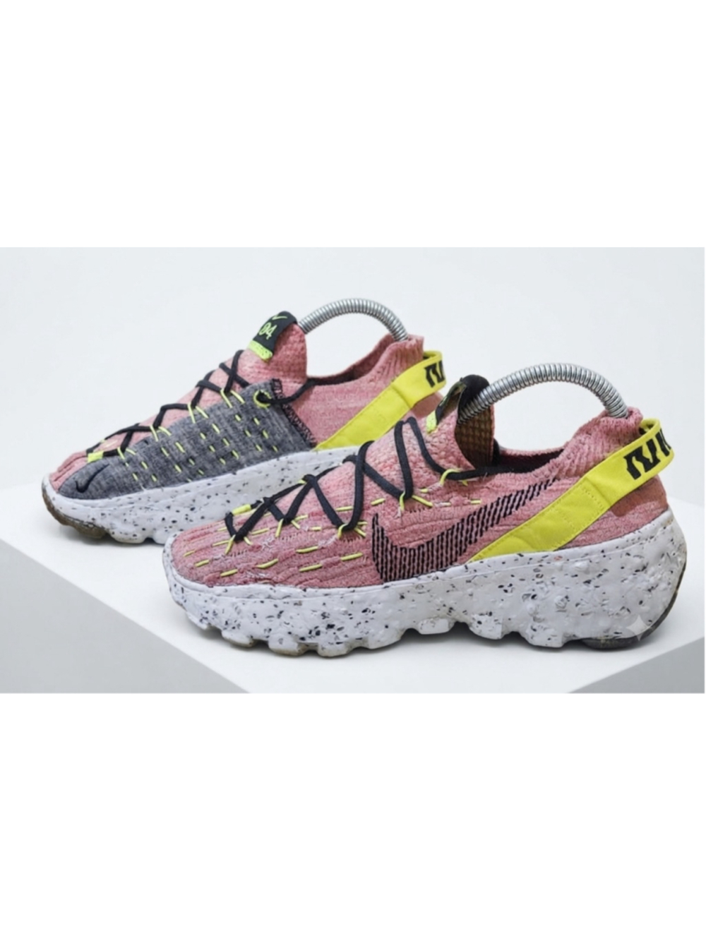 Nike Space Hippie 04 Lemon
Venom/Black/ Artic Pink
Women's Size 7